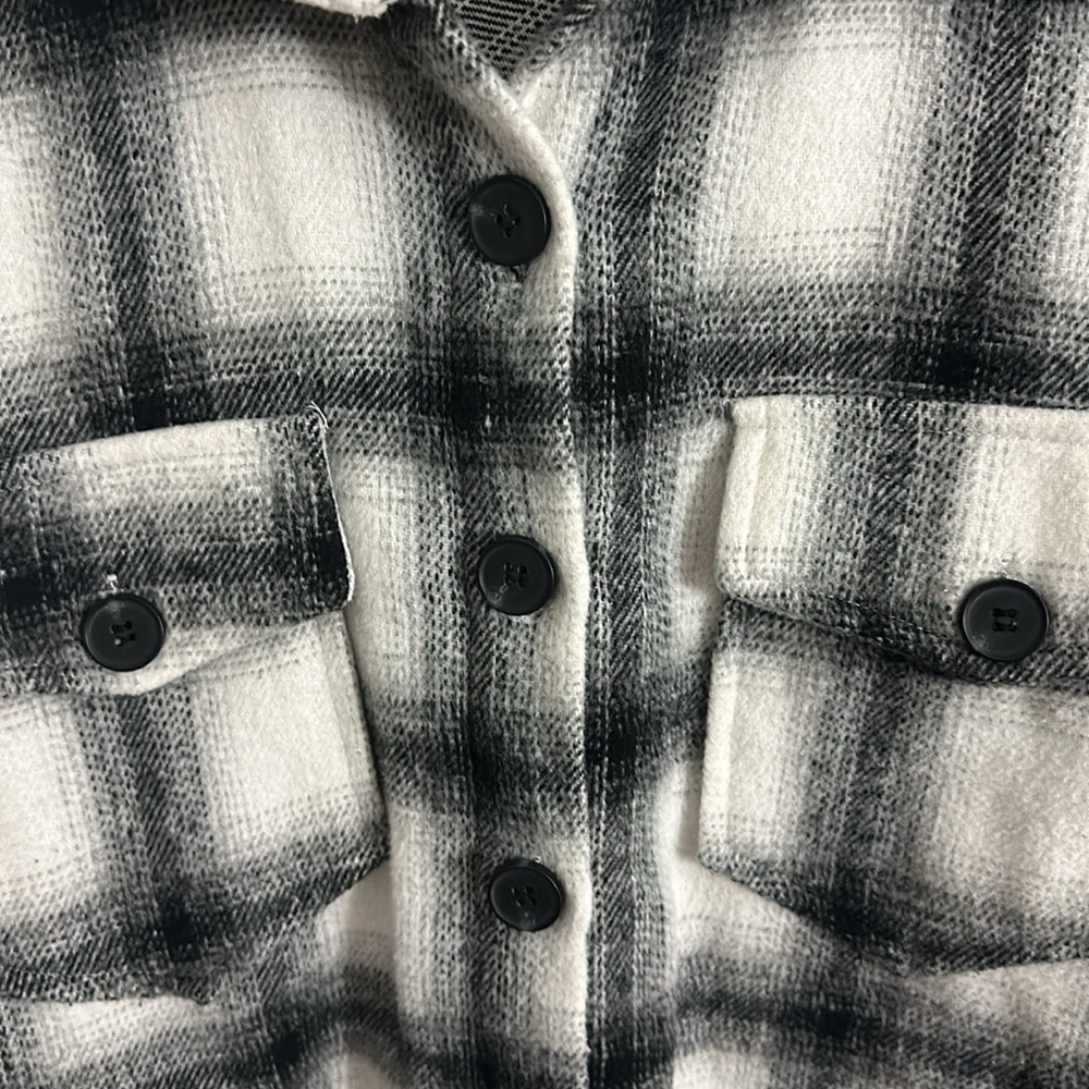 Babe Shacket size large - Picture 2 of 8